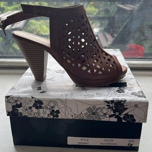 BRAND NEW- Cognac, opened toe booties